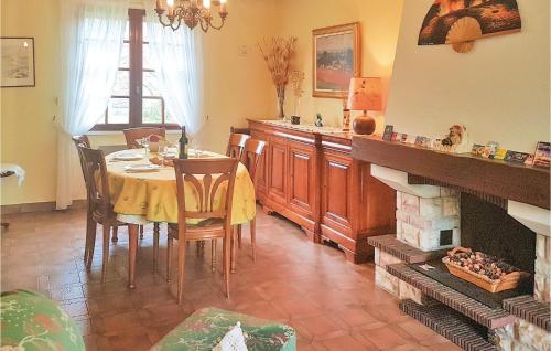 Amazing Home In La Fresnais With 2 Bedrooms And Wifi in Cancale