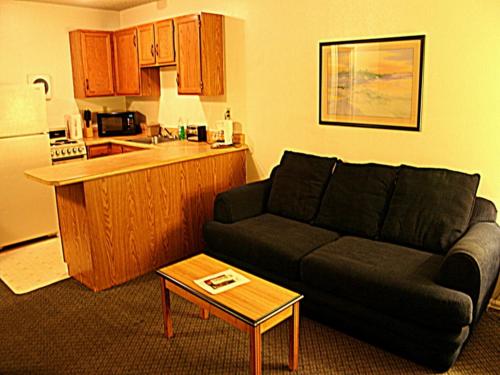 Konyha, Travelodge by Wyndham Colorado Springs Airport/Peterson SFB near Colorado Springs repülőtér