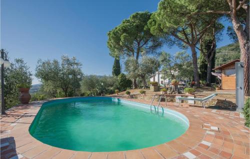Nice Home In Uzzano Pt With 3 Bedrooms, Wifi And Outdoor Swimming Pool