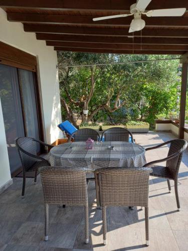 Glastri Ammouliani in Ammouliani