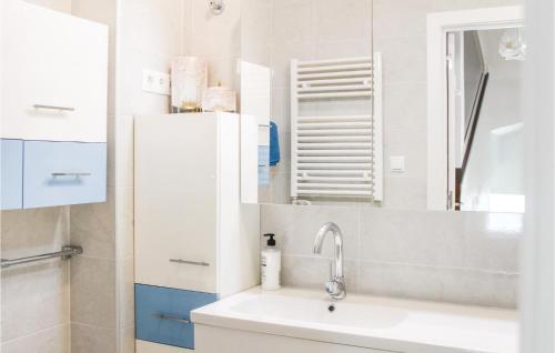 Three-Bedroom Holiday Home  image 6