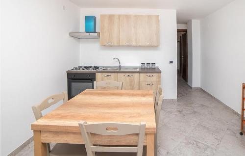  Stunning apartment in Policastro Bussentino with 2 Bedrooms and WiFi in Policastro Bussentino