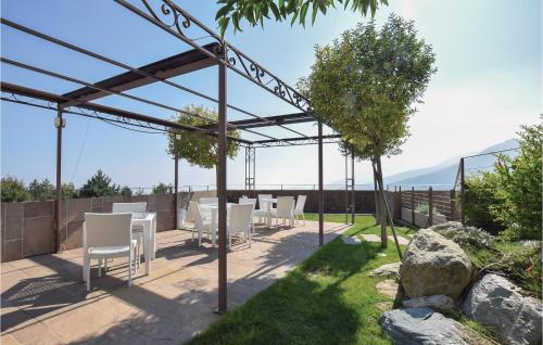 Peldbaseins, Villa Isola in Magliolo