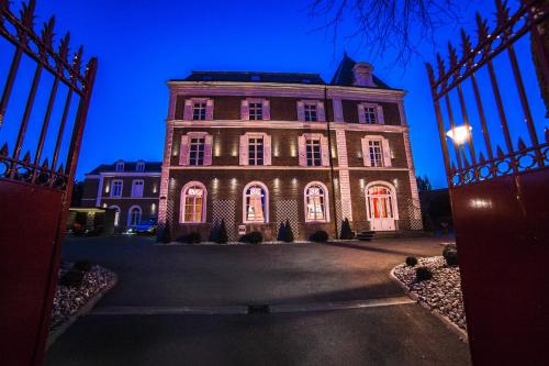 The Originals Boutique, La Maison Rouge, Lens Ouest (Qualys-Hotel) - Hôtel - Noeux-les-Mines