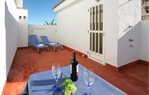 Amazing home with Outdoor swimming pool and 2 Bedrooms - main image