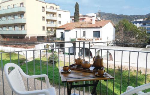 Beautiful Apartment In Tossa De Mar With Kitchen