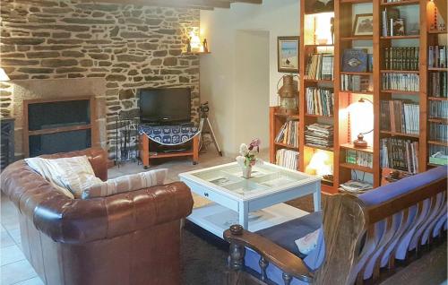 Gorgeous Home In Ploneour Lanvern With Wifi