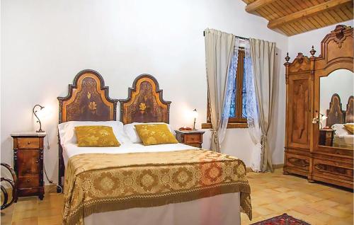Four-Bedroom Holiday Home in Chiaramonte Gulfi - image 11