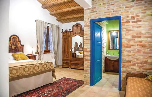 Four-Bedroom Holiday Home in Chiaramonte Gulfi - image 10