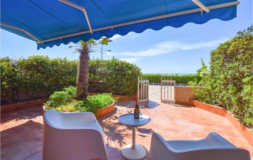 3 Bedroom Stunning Apartment In Marina Di Ragusa