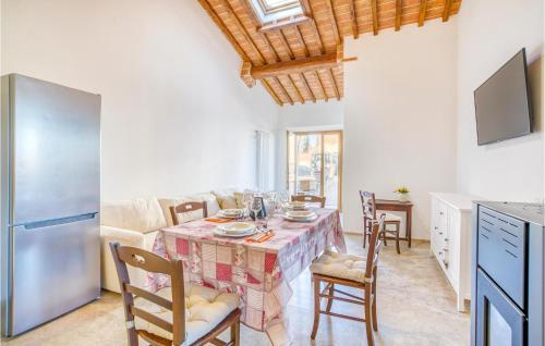 Beautiful home in Colle di Val d'Elsa with Outdoor swimming pool and 2 Bedrooms - image 13