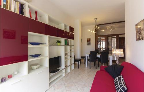 Two-Bedroom Apartment in Viareggio -LU- - image 3