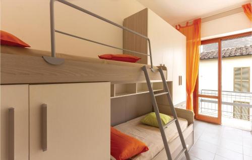Two-Bedroom Apartment in Viareggio -LU- - image 12