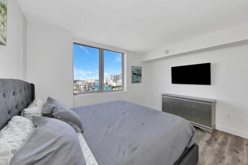 Three-Bedroom Beachwalk Resort Apartment - image 7