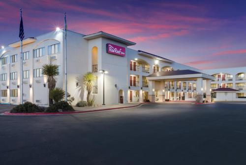 Red Roof Inn Albuquerque - Midtown - image 2