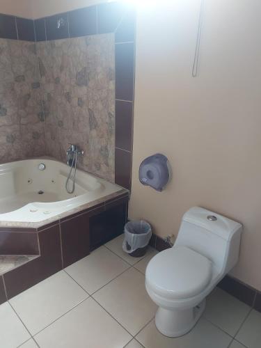 King Room with Spa Bath image 6