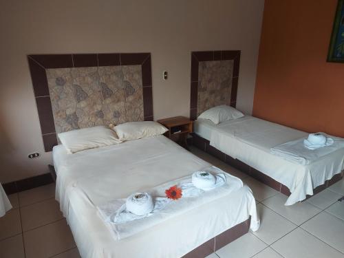 King Room with Spa Bath image 10