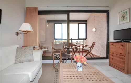 Beautiful apartment in Le Barcares with 2 Bedrooms, WiFi and Outdoor swimming pool - Apartment - Le Barcarès