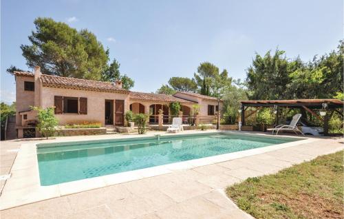 Beautiful Home In St Paul En Foret