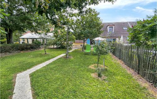 Holiday Home Mesnil St Pere Cottages De Port - image 8