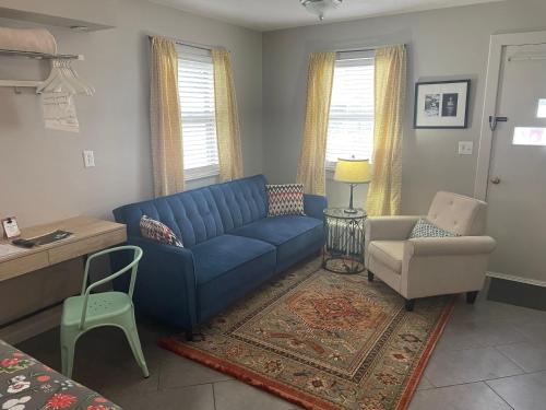 Modern Homestead Guest House in Reedsville, USA
