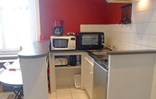 One-Bedroom Apartment in Vilde La Marine - image 6