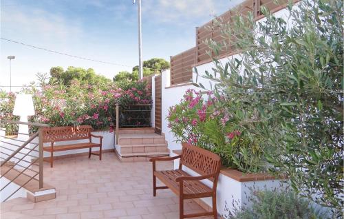 Three-Bedroom Holiday home Roses with Sea View 07 - image 9
