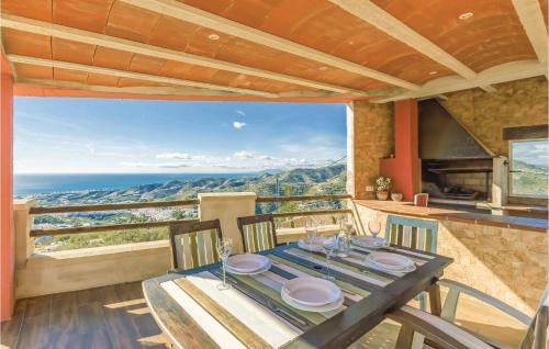 Three-Bedroom Holiday Home in Torrox Malaga - image 5