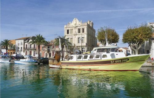 Holiday Home Aigues-Mortes with Hot Tub I - image 6