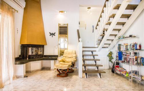  Amazing Home In Muntanya De La Sella With 3 Bedrooms, Outdoor Swimming Pool And Swimming Pool in Muntanya la Sella