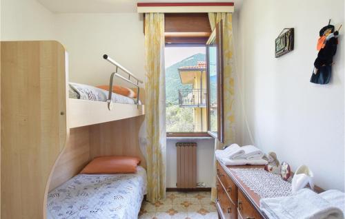 Beautiful apartment in Riva di Solto with 3 Bedrooms and WiFi in Riva Di Solto