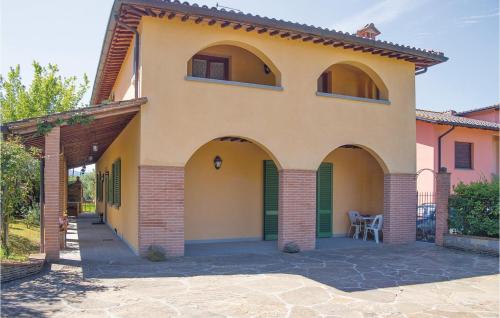 8 Bedroom Awesome Home In Arezzo Ar