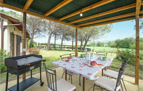 Stunning home in Colle di Val d'Elsa with Outdoor swimming pool Sauna and 2 Bedrooms - image 12