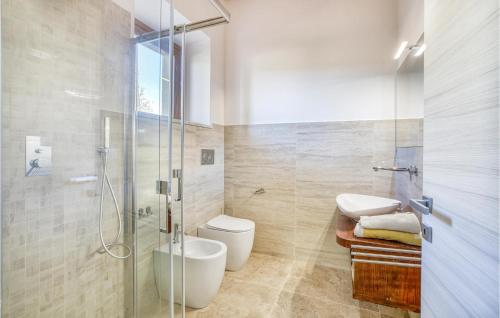 Stunning home in Colle di Val d'Elsa with Outdoor swimming pool Sauna and 2 Bedrooms - image 15