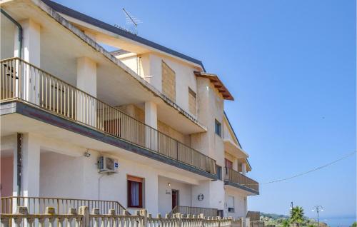  Gorgeous Apartment In Briatico With Kitchen in Briatico