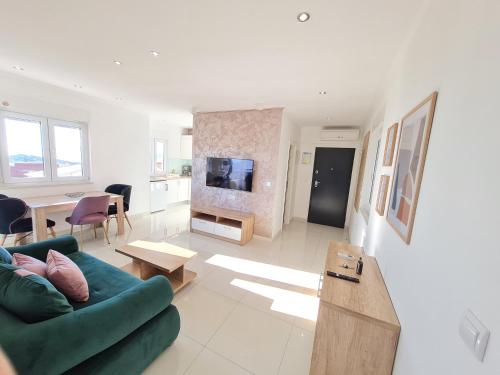 One-Bedroom Apartment with Balcony and Sea View image 10
