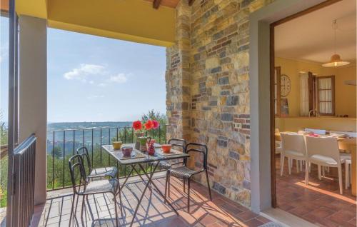  Awesome home in Camaiore LU with 2 Bedrooms and Outdoor swimming pool in Corsanico-Bargecchia