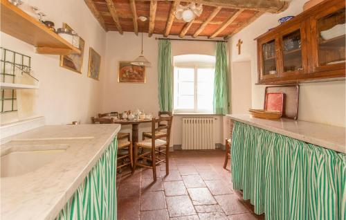  Amazing Home In San Martino In Vignale With Wifi, Private Swimming Pool And Outdoor Swimming Pool in Santo Stefano