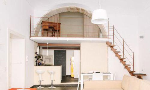 1743 Loft, Syrakusy