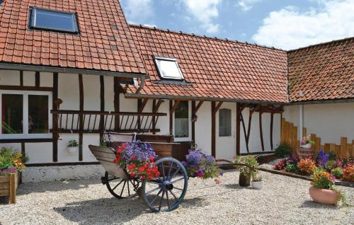 Gorgeous Home In Senlecques With Kitchen