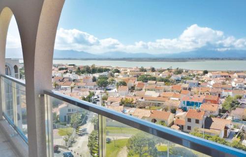 Nice Apartment In Canet En Roussillon With 3 Bedrooms