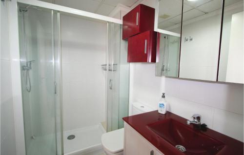 Two-Bedroom Apartment in Santa Pola - image 12