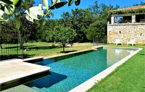 Awesome Home In Mjannes-le-clap With Outdoor Swimming Pool