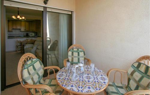 Nice apartment in Santa Pola w/ 2 Bedrooms - image 2