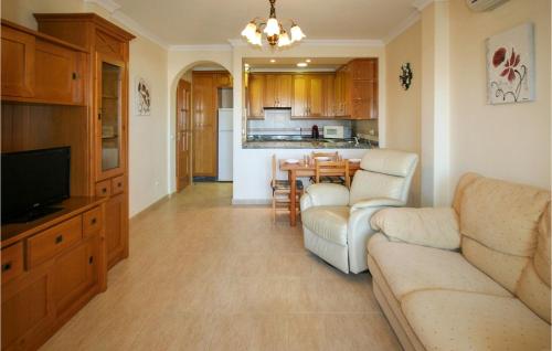 Nice apartment in Santa Pola w/ 2 Bedrooms - image 7