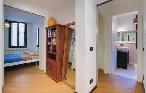 Beautiful Apartment In Venezia -ve- With 2 Bedrooms And Wifi - image 8