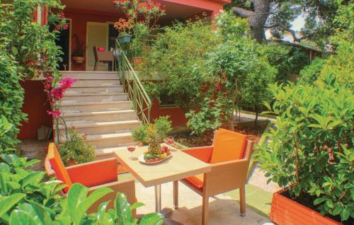  Stunning home in Artemida with 3 Bedrooms and WiFi in Artemida