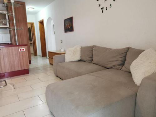 2BED APARTMENT POOL VIEW- SAN EUGENIO - image 5