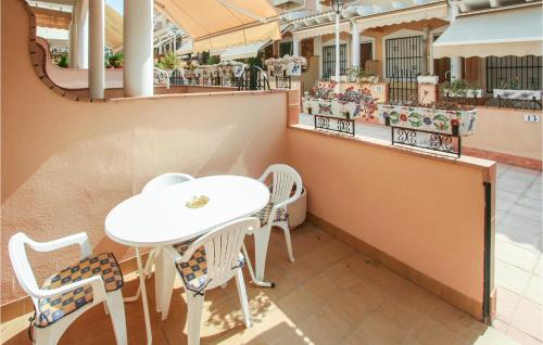 Awesome home in Santa Pola w/ Outdoor swimming pool Outdoor swimming pool and 3 Bedrooms - image 5