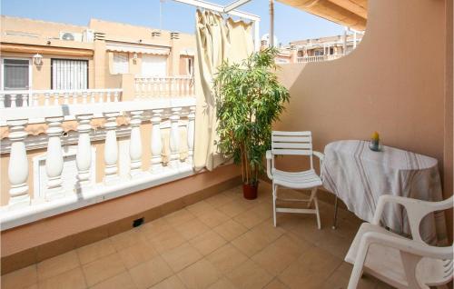 Awesome home in Santa Pola w/ Outdoor swimming pool Outdoor swimming pool and 3 Bedrooms - image 12